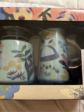 Disney Alice in wonderland 70 years anniversary Mary Blair cream and sugar set